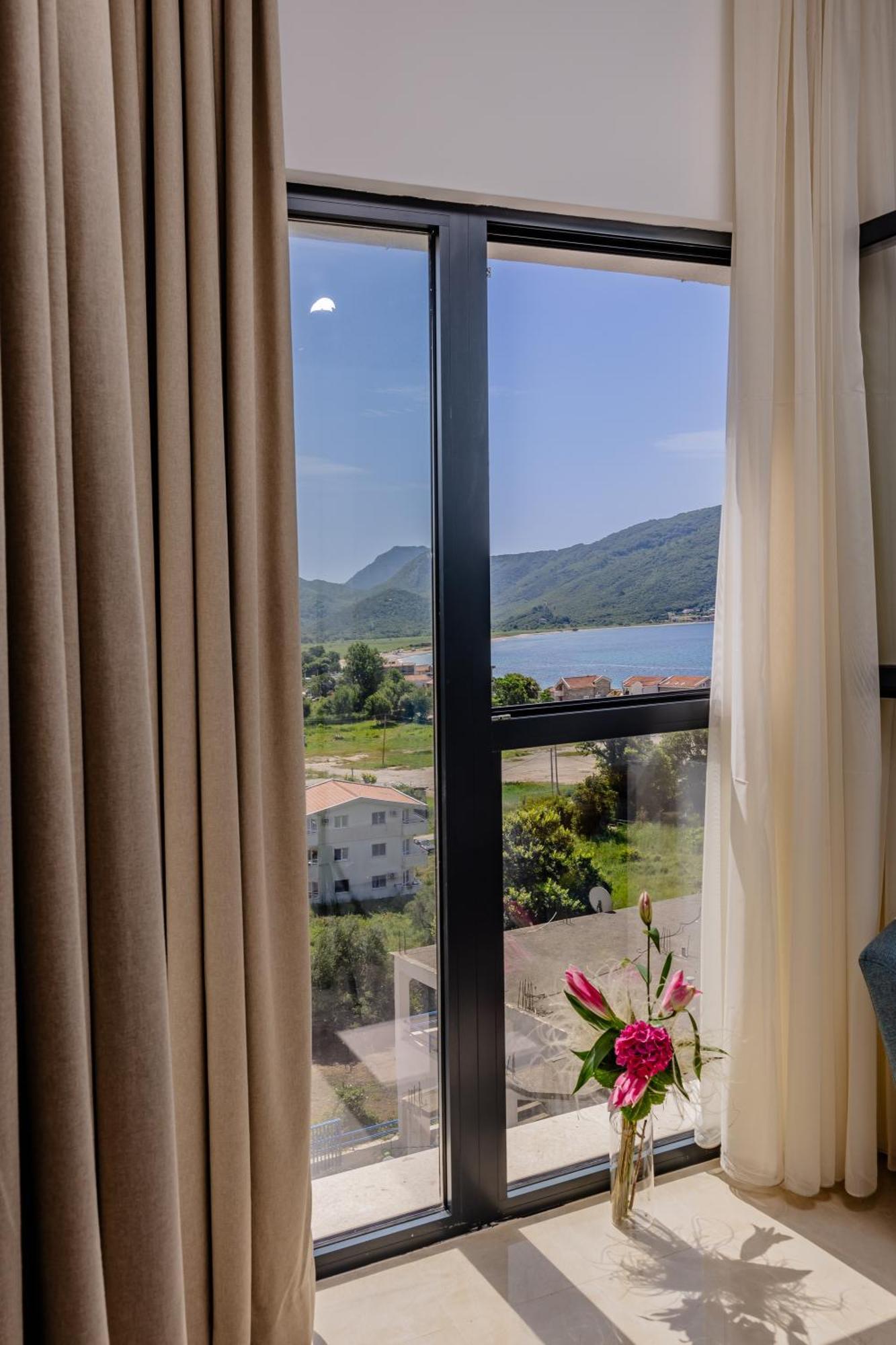 Hotel Aquilo Petrovac Exterior foto
